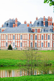 Château de Tournelay, Nueil-les-Aubiers en France. C’est une propriété dont les bâtiments sont classés à l’Inventaire des Monuments Historiques 