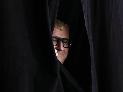 Nella sua moda Alber Elbaz ha chiamato i colori a raccolta, per ricordarci che Brueghel, Vermeer, Ingres non sono stati solo dei grandi artisti ma un'ispirazione per il corpo