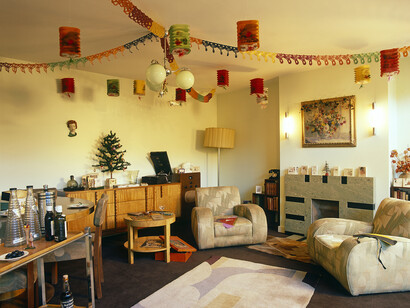 A living room in 1935 © Steve Speller

