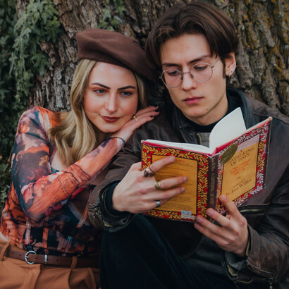 El amor introvertido no necesita grandes gestos para ser profundo; encuentra su fuerza en la confianza, la calma y la posibilidad de compartir el silencio sin perder la propia esencia