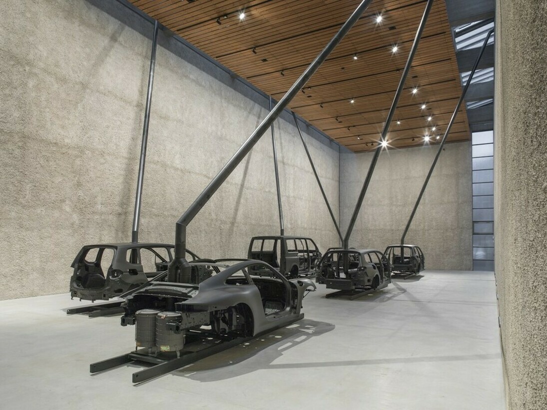 Michael Sailstorfer. Courtesy of König Galerie