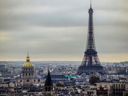 París. Vista panorámica de la ciudad con la Torre Eiffel y la cúpula de los Inválidos