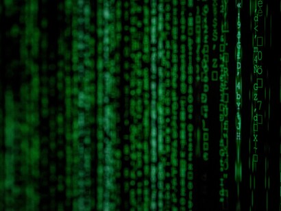 Verde oscuro casi negro