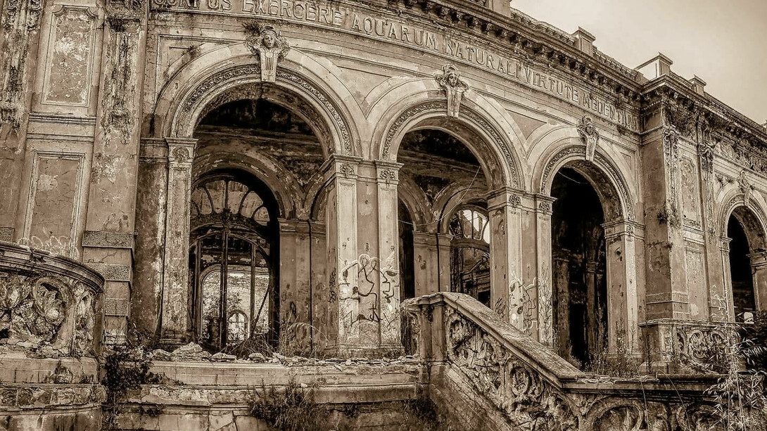 Stabilimento termale Acque della Salute costruito ad inizio Novecento da Angiolo Badaloni e oggi abbandonato, foto Laura Cosmi