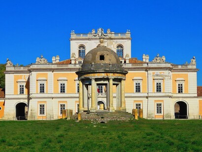 Reale tenuta di Carditello, facciata con tempietto; San Tammaro, Caserta, Italia, foto di Gianfranco Vitolo