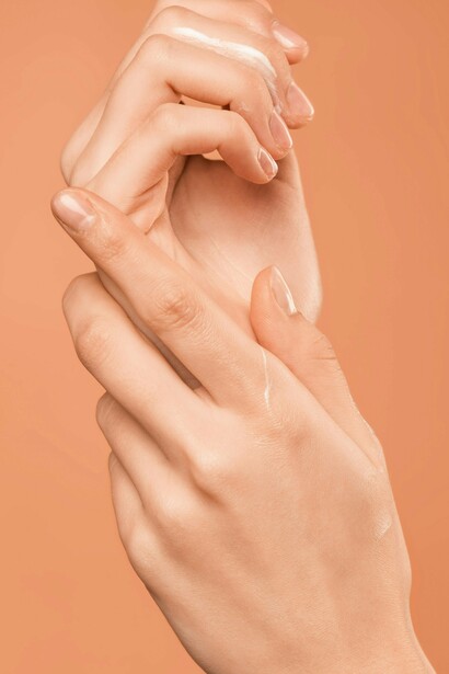 El jabón, incluso el más suave, decide que hoy es el día de exfoliar mis emociones