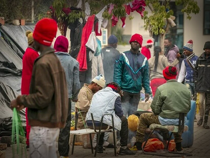 Crise en Tunisie. Campagne de discrimination raciale, souvent motivée par l'accusation des migrants subsahariens de vouloir changer la composition démographique de la Tunisie pour la rapprocher de la zone subsaharienne