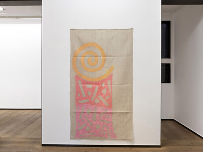 Giorgio Griffa, vista de exhibición. Cortesía de la Galería Rafael Pérez Hernando