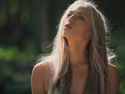 Yigal Ozeri, Untitled; Zuzanna, 2013, oil on canvas, 20x30 inches