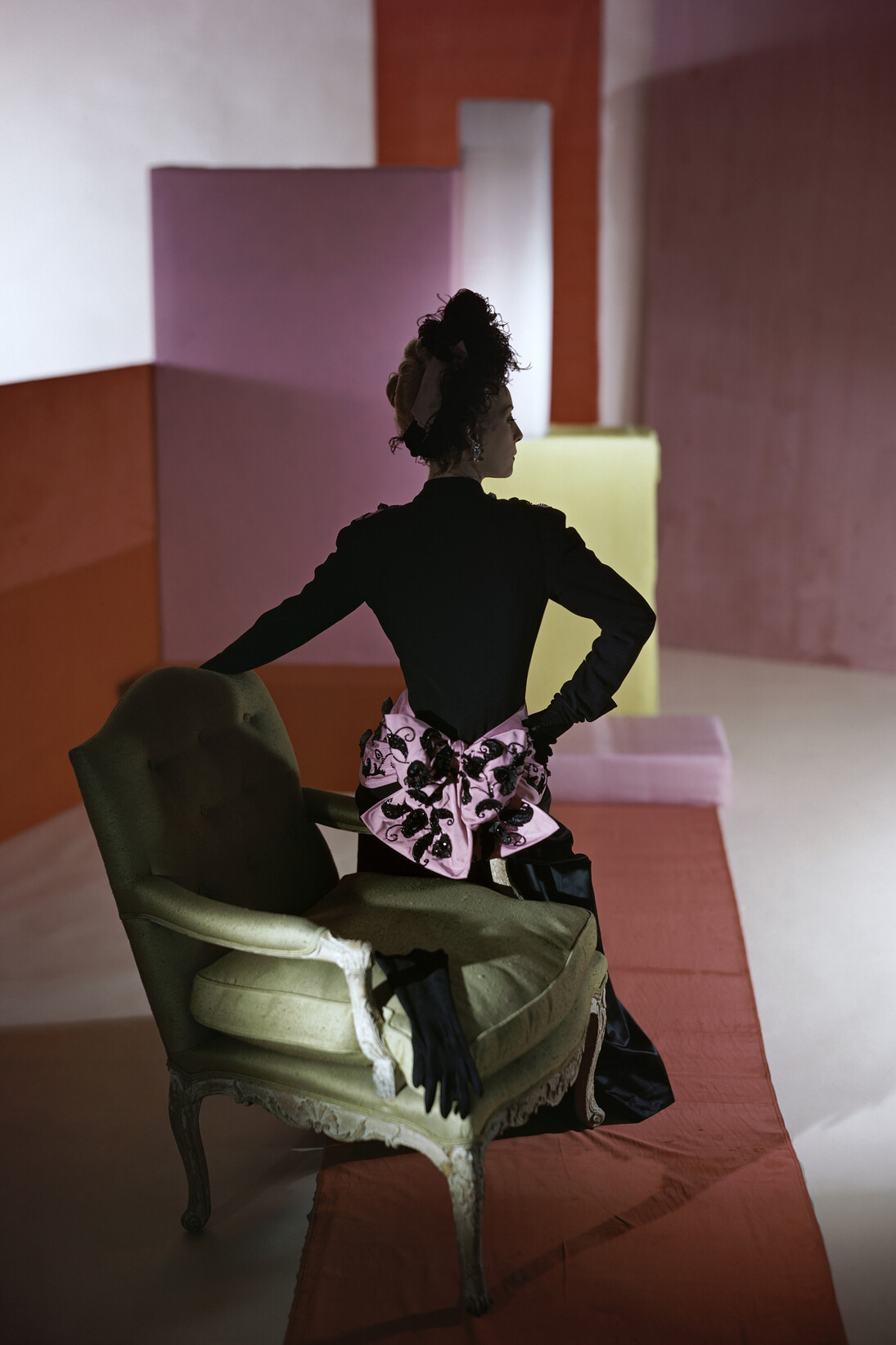 Horst, Dinner suit and headdress by Schiaparelli, 1947, © Condé Nast / Horst Estate  