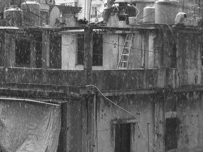 La missione promuove il dialogo tra le parti coinvolte nel conflitto, facilitando la risoluzione pacifica delle dispute attraverso il supporto a negoziati e tavoli di discussione