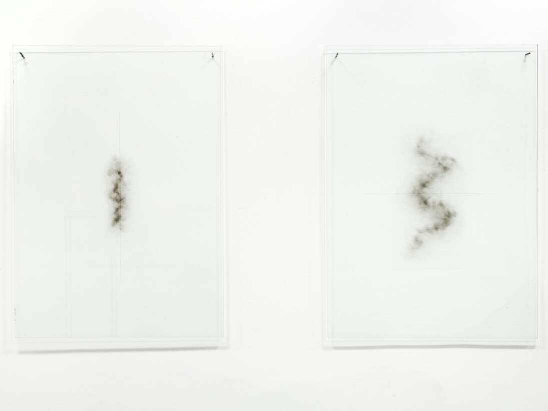 Gregorio Botta, Senza titolo,2012, nerofumo, pigmenti, vetro 