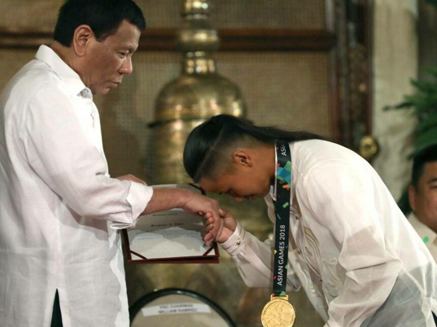 Margie Roa Filipinos and the 'mano' | Meer