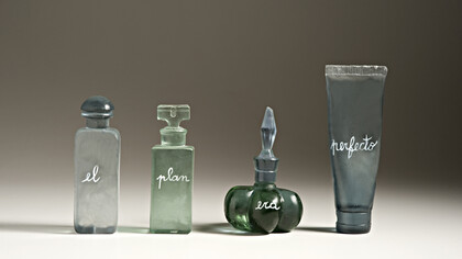 El plan era perfecto. Vetro fuso, 2010, collezione privata. Ph  Marco Del Comune