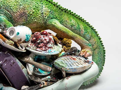 Bertozzi e Casoni, 10 febbraio, 2020, ceramica policroma, 37 x 53 x 44 cm
