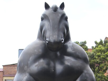 Escultura de Botero en la plaza homónima de Medellín
