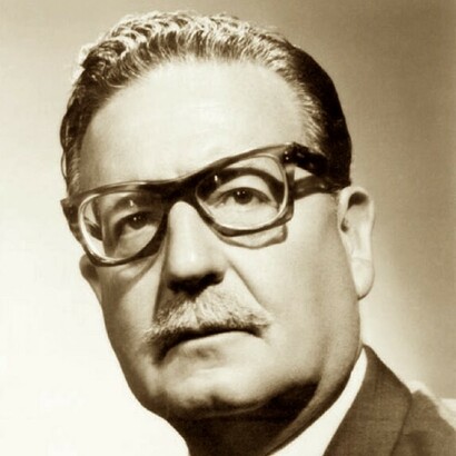 Salvador Allende wurde durch einen Militärputsch im Jahr 1973 gestürzt, in dessen Verlauf er Suizid