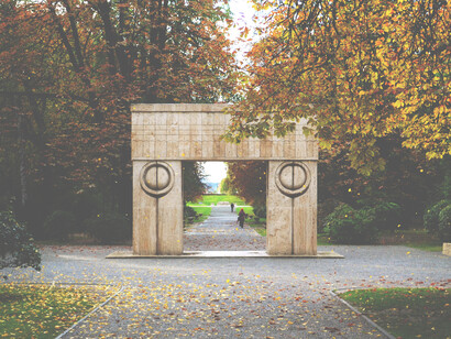 Constantin Brancusi, Porta del Bacio, foto Ionel Scaunasu