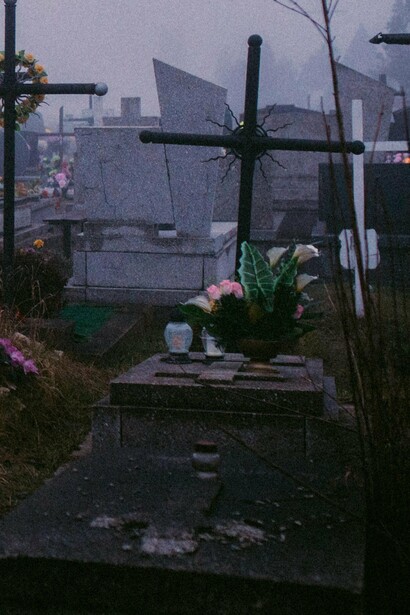 Sí, quizás mi abuela tuviera razón y hay familias que pierden demasiado pronto a sus seres queridos