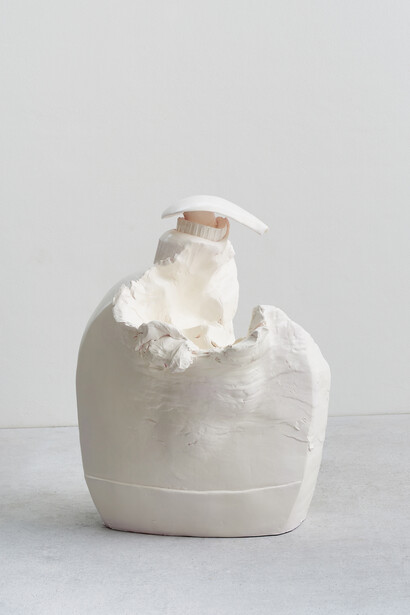 Erwin Wurm,
Body (Body Lotion Dispenser), 2015
Polyester, wood, acrylic paint. 20 kgs
129 x 78 x 100 cm (50,79 x 30,71 x 39,37 in) 
Courtesy Galerie Thaddaeus Ropac, Paris/Salzburg
photo: Eva Würdinger

