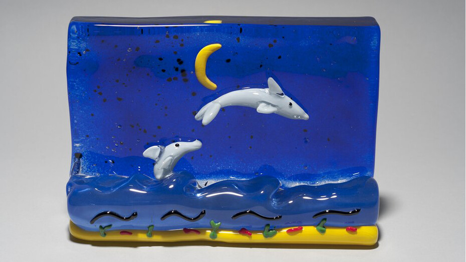 Designed by Lilou Duranton (age 10 ½), made by Museum of Glass Hot Shop Team, La nuit des douphins, 2014. Courtesy of the Museum of Glass 