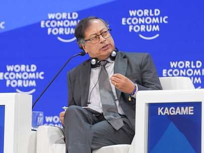 Petro representando a Colombia en el Foro Económico Mundial en Davos, Suiza, el 17 de enero de 2024