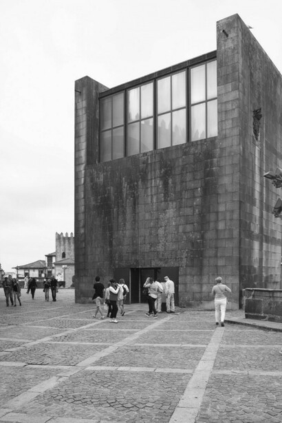 Porto. A Casa dos Vinte e Quatro