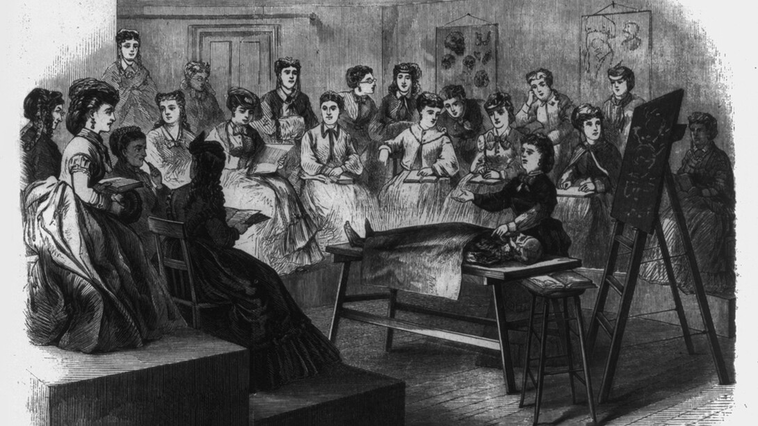 Ilustración que muestra a Elizabeth Blackwell impartiendo una lección de anatomía en al enfermería del Colegio de medicina para mujeres en Nueva York, 1870