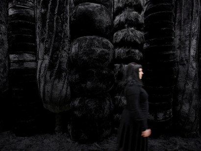 Installation view of Kathy Temin, My monument: black garden, 2010–11. Courtesy of Art Gallery of NSW
