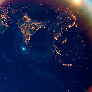 Globo.  As desconstruções económico-políticas de outrora, para as reinvenções e reconstruções de aurora