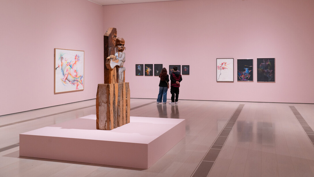 Marisol, Cuando todo está por comenzar, vista de exhibición. Cortesía de Centro Botín