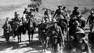 Truppe italiane marciano in Etiopia, 1935-1936