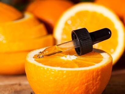 Gli agrumi hanno “forzature” nella coltivazione, conservazione nelle celle frigorifere, esposizioni prolungate alla luce che intaccano notevolmente la quantità di vitamina C