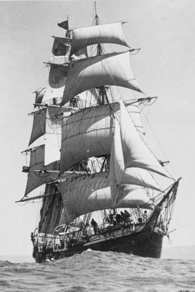 La nave “Joseph Conrad” (ex “Georg Stage I”) a vele spiegate, 1935 circa