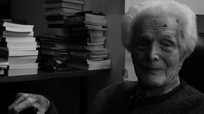 Guido Strazza uno dei più grandi artisti contemporanei, 100 anni della provincia di Grosseto inizia la sua attività artistica giovanissimo, nel 1942 a soli venti anni, sotto la guida di Filippo Tommaso Marinetti 