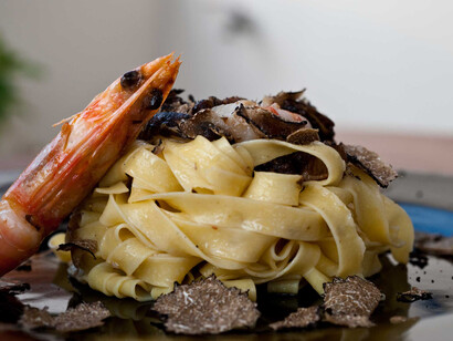 Tagliatelle with prawns and truffle