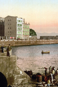 Una cartolina d'epoca con veduta di Napoli