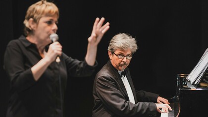 Leonardo Brizzi al piano e Maria Cassi in versione cantante, foto di Leonardo Giannini