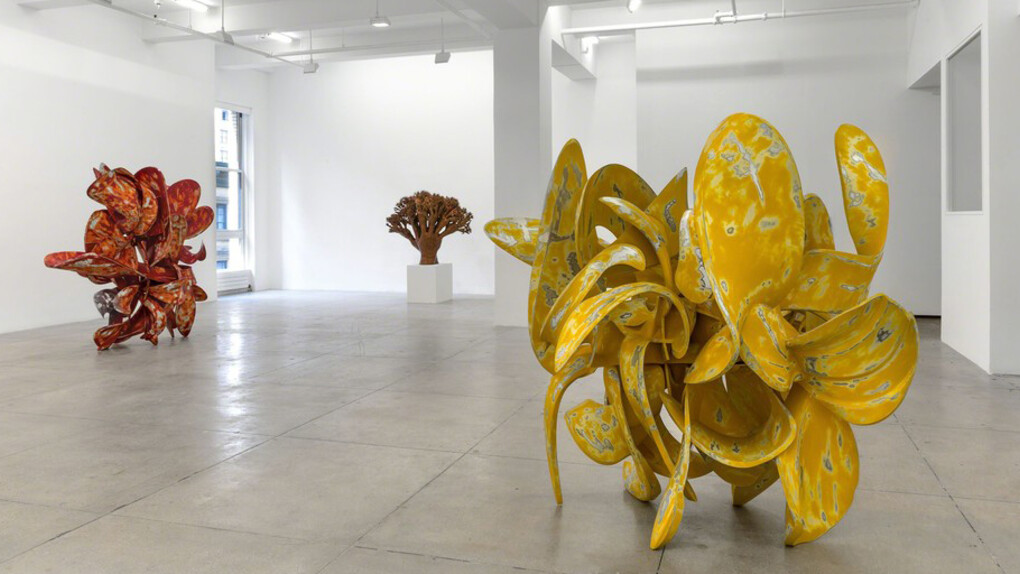Tony Cragg, Exhibition view. Courtesy of Marian Goodman Gallery