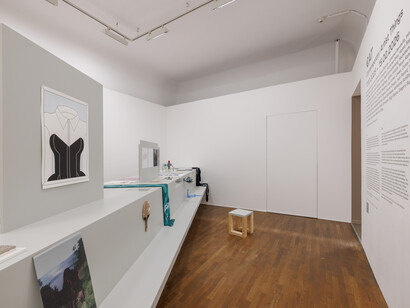 Verschiedene künstler, €AT – Contemporary Artist Things, ausstellungsansicht. Mit freundlicher genehmigung von Casino Luxemburg