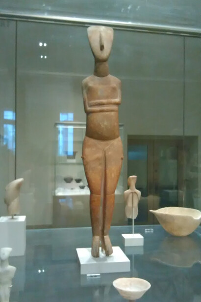 Marble Cycladic figurine, Greek and Roman Department, Metropolitan Museum, New York, USA