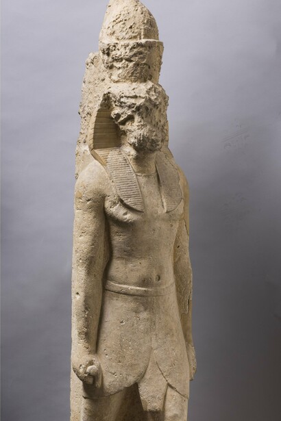 Estatua de rey ptolemaico, datada entre 332 y 30 AC