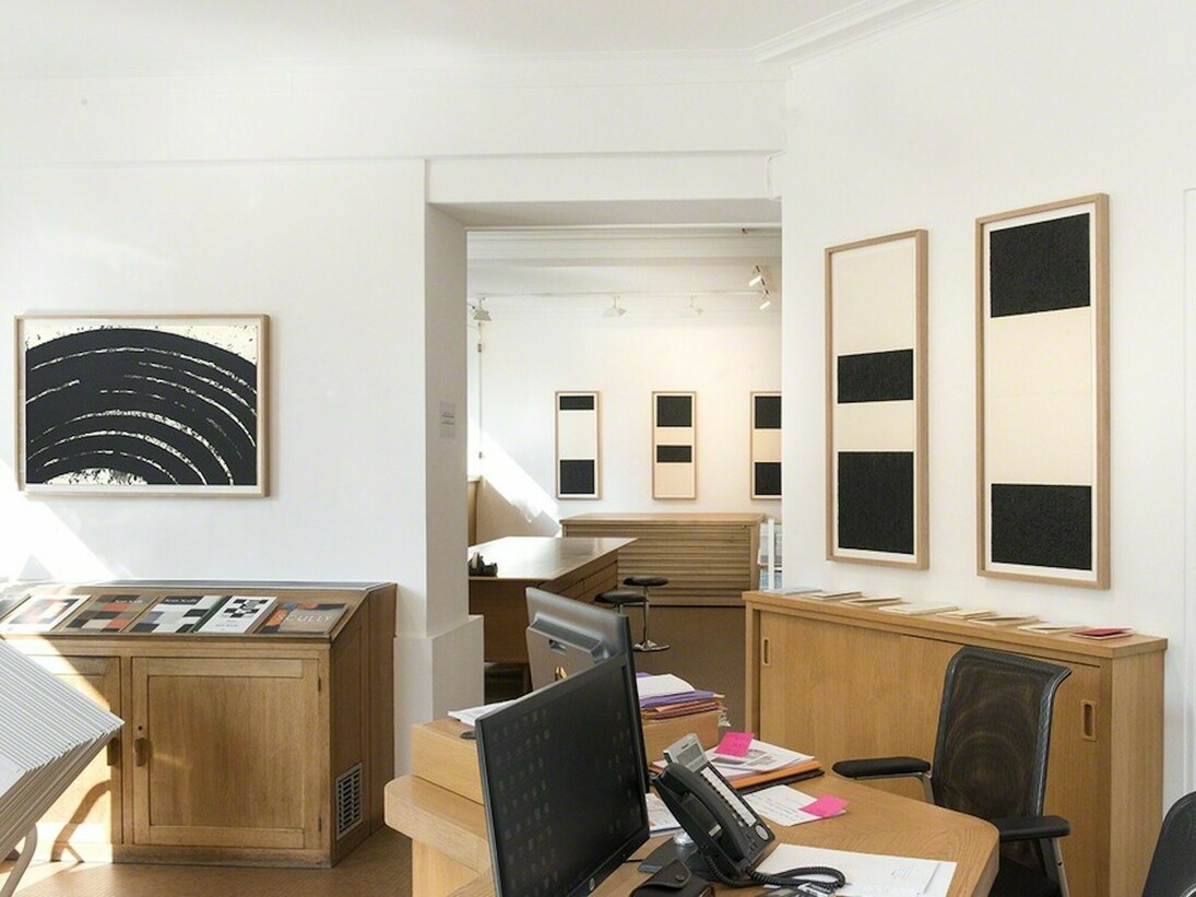 Richard Serra, Reversal. Courtesy of Lelong