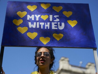 Una partidaria de un nuevo referéndum se manifiesta en Londres