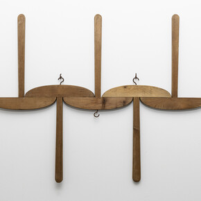 Arturo Comas, Untitled (hanger), 2026. Courtesy of Galeria Nave © Arturo Comas