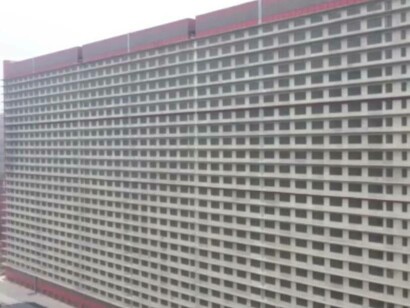 La fabbrica a 26 piani, con 600.000 maiali, Ezhou, Hubei, Cina