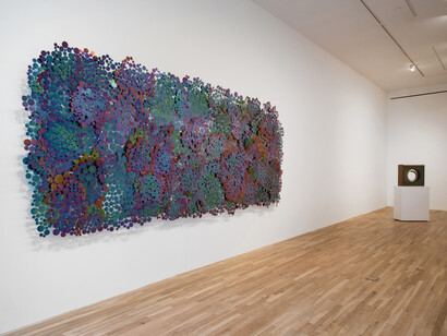 Alyson Shotz, Deep field, exhibition view. Courtesy of Derek Eller Gallery
