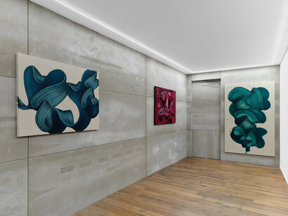 Various artists, Edge of control, exhibition view. Courtesy of Galerie Sept