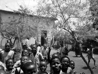 Ragazzi in una scuola in Ruanda