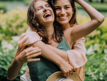 A Faculdade de Medicina da Universidade da Califórnia recentemente divulgou os resultados de uma investigação  realizada ao longo de três anos, durante os quais seguiu uma amostra de 11.876 crianças e adolescentes (quando o estudo começou a idade médias dos participantes era de 9,9 anos), dos quais 42% revelou sentir tristeza e/ou desesperança constantes